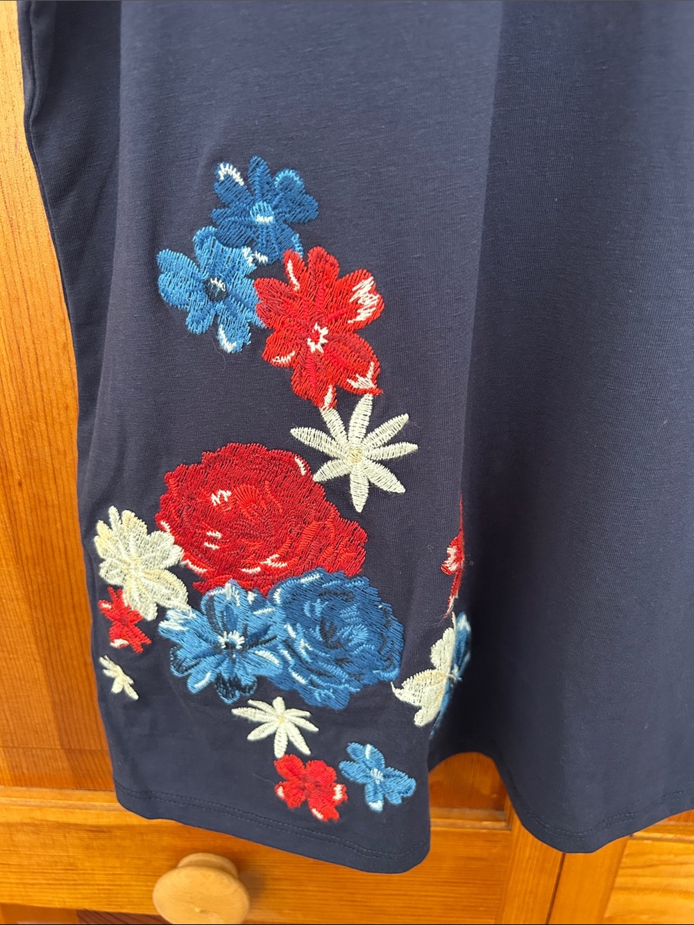 DRIFTWOOD Navy Short Sleeve Tee with Red, Blue & White Floral Embroidery New - Picture 4 of 8